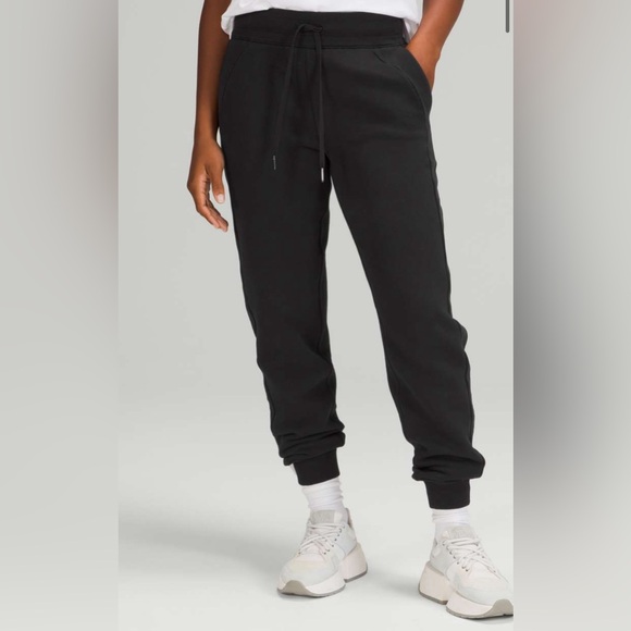 lululemon athletica Pants - New Lululemon Scuba High-Rise Jogger *Fleece 28" !!!